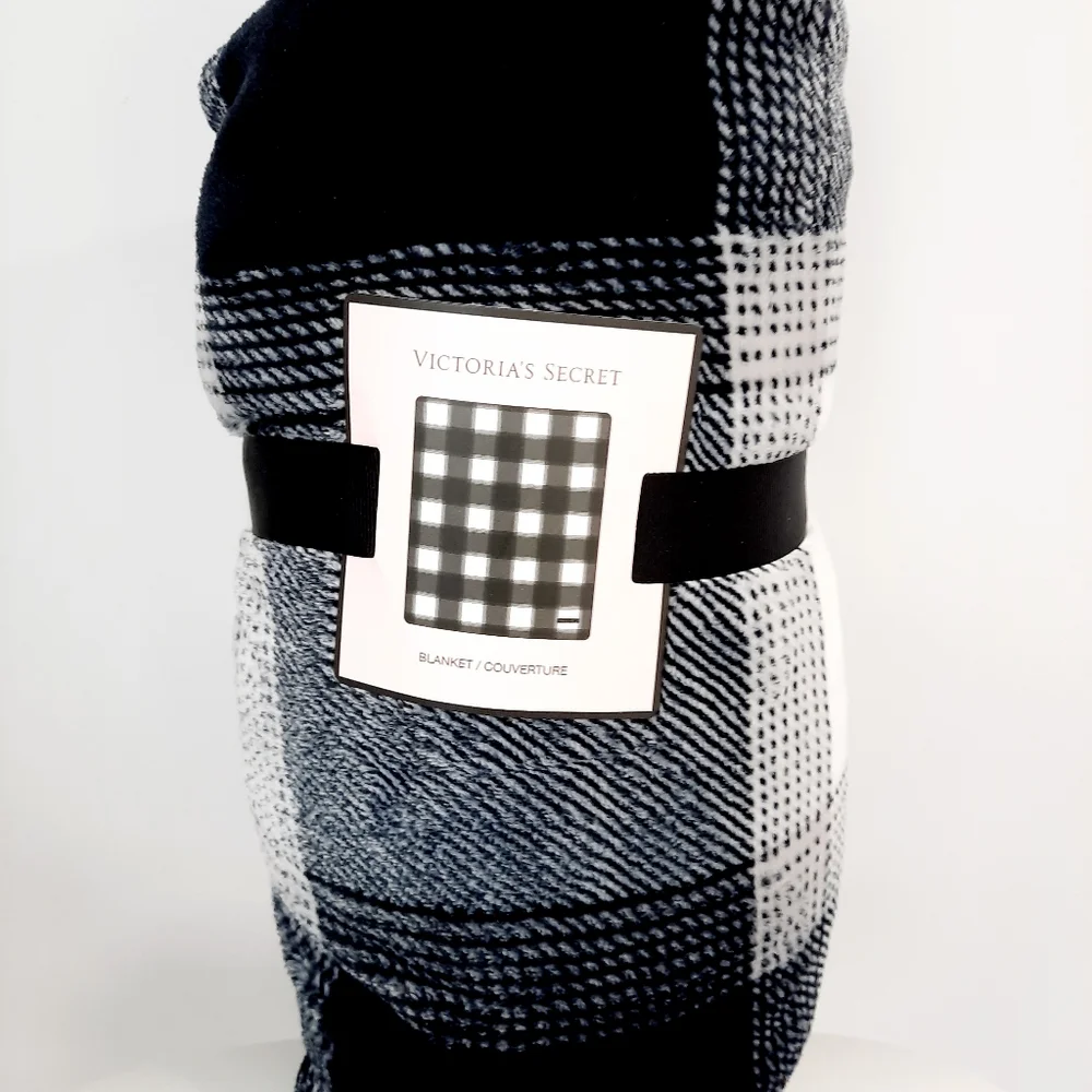 Victoria's Secret Black Checkers Blanket NWT - Picture 1 of 10
